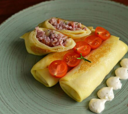 Блинчики с ветчиной и голландским сыром