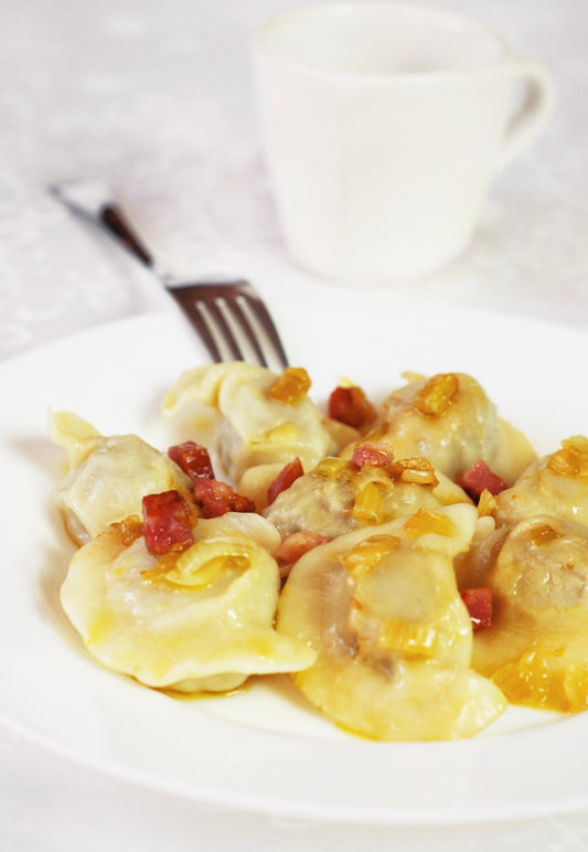 Вареники с картофелем и шкварками (салом)